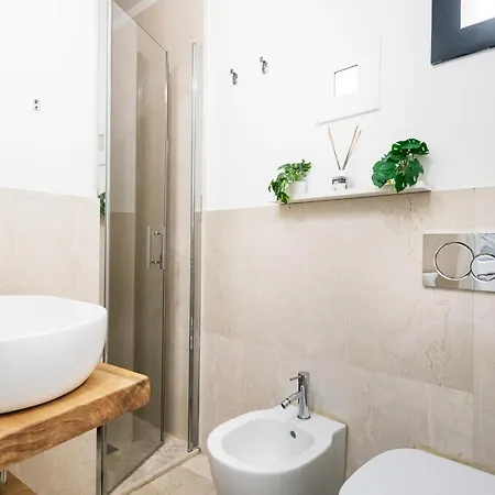 Amazing, New & Fully Furnished In Duomo *